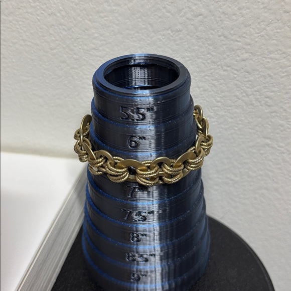 Multi Circle Gold Tone Bracelet - Picture 5 of 5